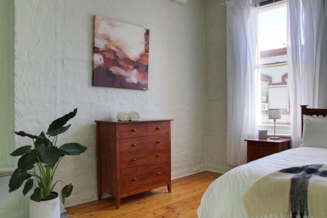 Lilys Quarters- Historic West End *